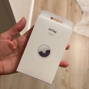 Apple AirTag Set in Original Box